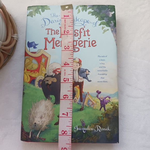 "The Daring Escape Of The Misfit Menagerie" Jacqueline Resnick, Children's Book - Picture 12 of 16